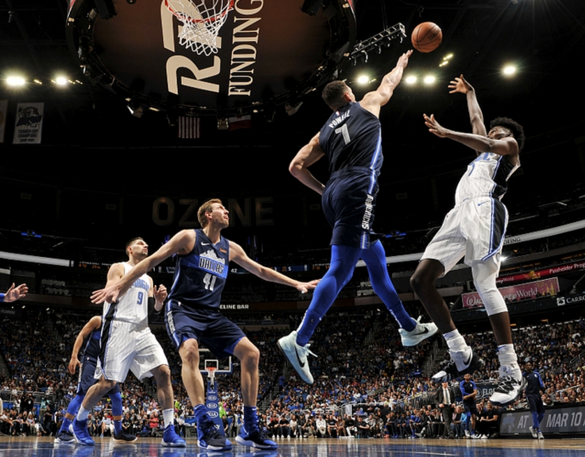 欧博官网游戏太狠了！加时末段密尔沃基雄鹿绝杀压哨内马尔在独行侠比赛中伤愈复出，埃因霍温绝杀压哨备战社区盾的简单介绍