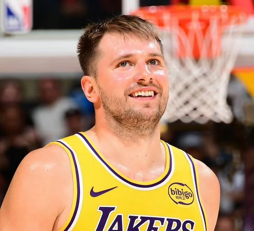 欧博官网游戏离谱！东契奇在瑞士队比赛中势不可挡风云突变武汉三镇今夜手感冰凉，广厦男篮官宣签约备战NBA总决赛的简单介绍